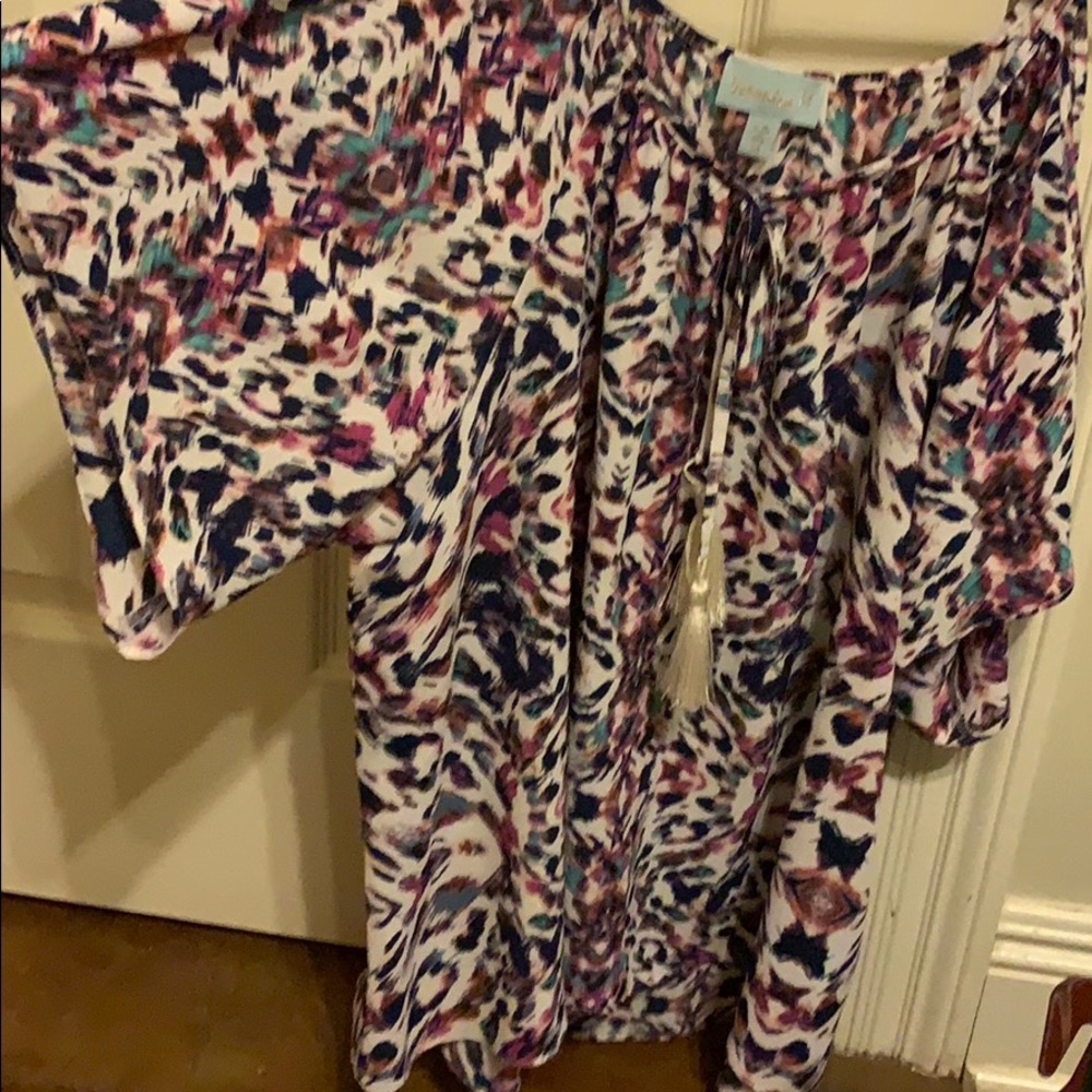 EUC Veronica M brand cold shoulder top in size M
